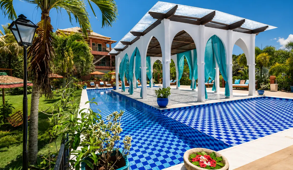 Jardins e piscina do Pedra da Laguna Hotel Boutique & Spa próximo à Praia da Ferradura em Búzios