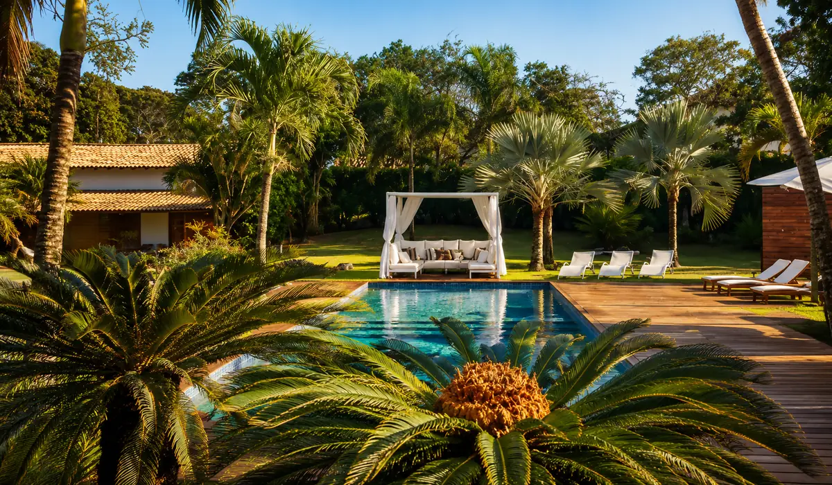 Piscina e jardins do Serena Búzios Hotel próximo à Praia de Geribá